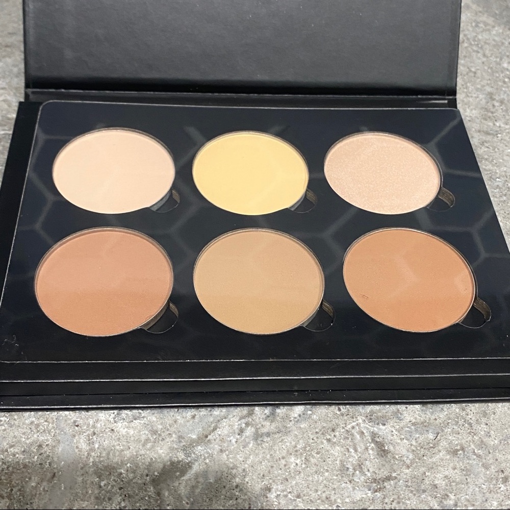 Anastasia Beverly Hills Contour Kit light to medium highlighter powder shade set - Picture 4 of 11